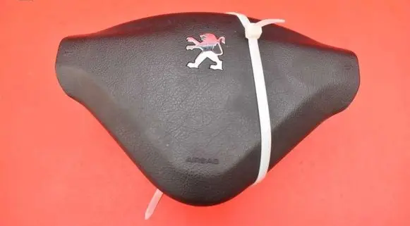 Peugeot 207 CC Steering wheel airbag 96500674ZD