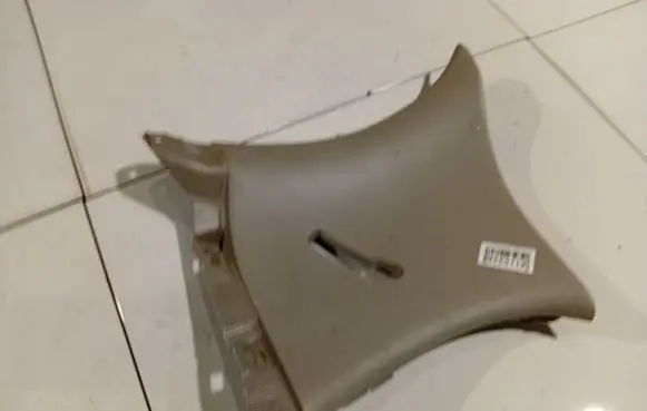 Toyota Yaris (D) pillar trim (bottom) 6247252020