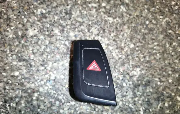 Audi A4 S4 B8 8K Hazard light switch 8K1941509
