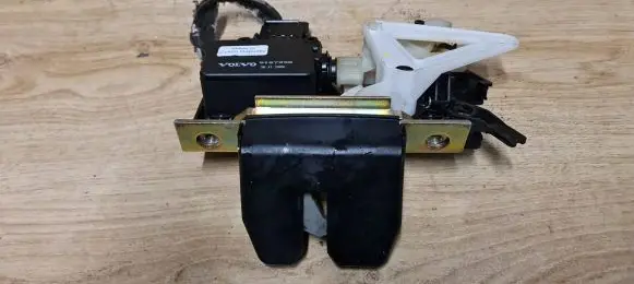 Volvo XC70 Tailgate/trunk/boot lock/catch/latch 9187990 30753830