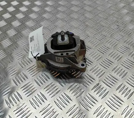 BMW 3 F30 F35 F31 Engine mount bracket 6856406