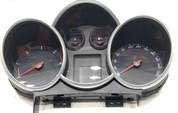 Chevrolet Cruze Speedometer (instrument cluster) 95472851