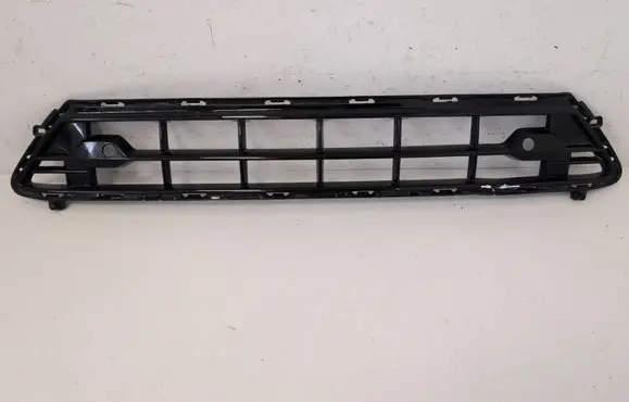 Volvo XC60 Front bumper lower grill 32296071