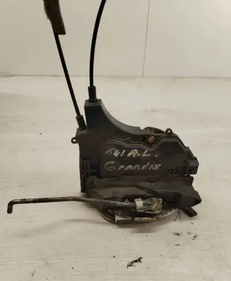 Mitsubishi Grandis Rear door lock