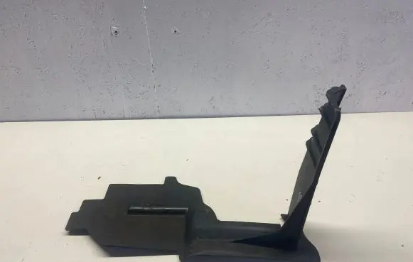 Opel Astra J Intercooler air guide/duct channel 13337114 315671560