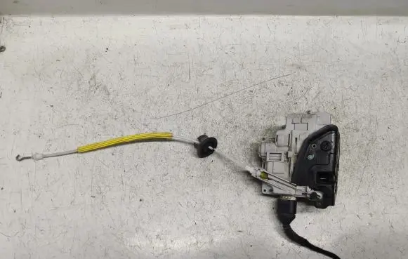 Audi A4 S4 B7 8E 8H Rear door lock
