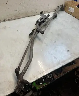 Opel Meriva A Front wiper linkage and motor 93390344