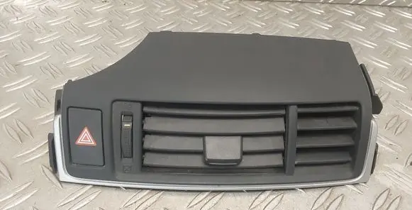 Toyota Verso Dash center air vent grill