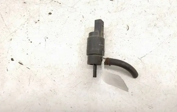 Mercedes-Benz C W203 Windshield washer spray nozzle 2108690821 2108690921