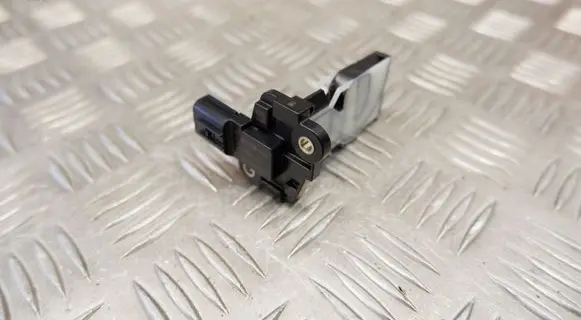 Toyota Yaris XP210 Mass air flow meter 22204F2010