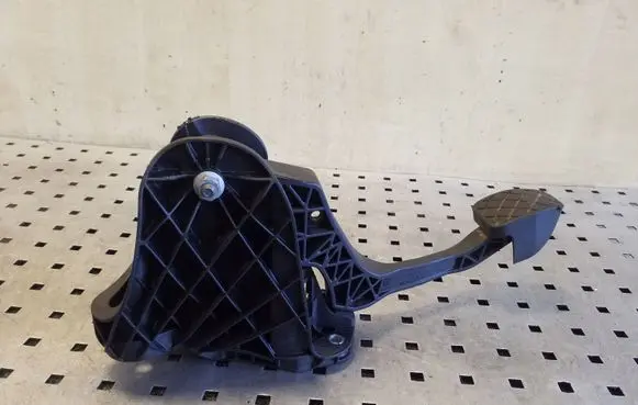 Clutch pedal