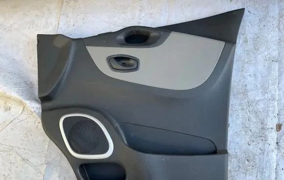 Renault Trafic III (X82) Front door card panel trim 809005451R