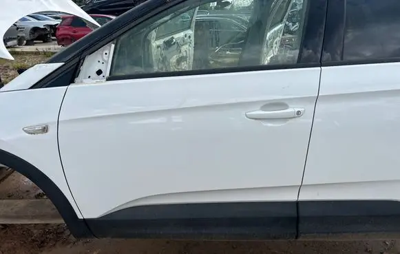 Opel Grandland X Front door