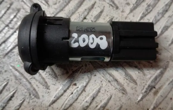 Peugeot 2008 I 12 V Socket (front) 9665277677