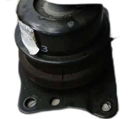 Engine mount vacuum valve