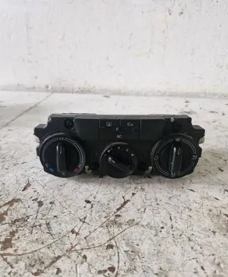 Skoda Octavia Mk2 (1Z) Climate control unit
