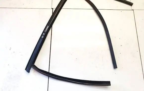 Ford Kuga I Rubber seal rear door 654894