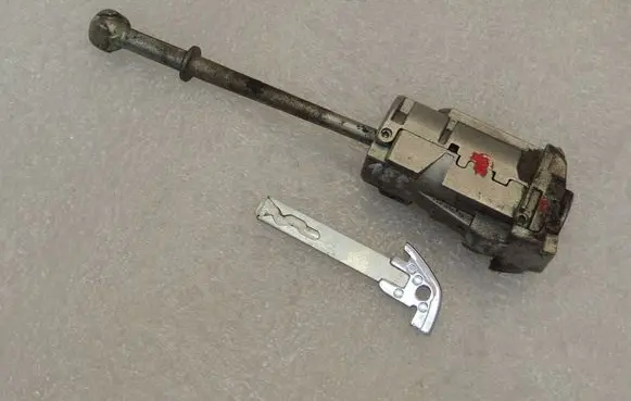Peugeot 508 RXH Front door lock (next to the handle) 9170PG 9170PF