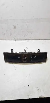 Mercedes-Benz C W203 Hazard light switch 33630102 2038700110 40957790001