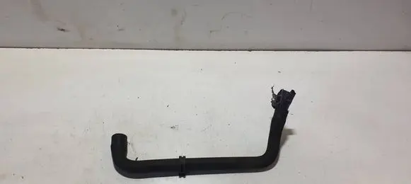 Coolant pipe/hose