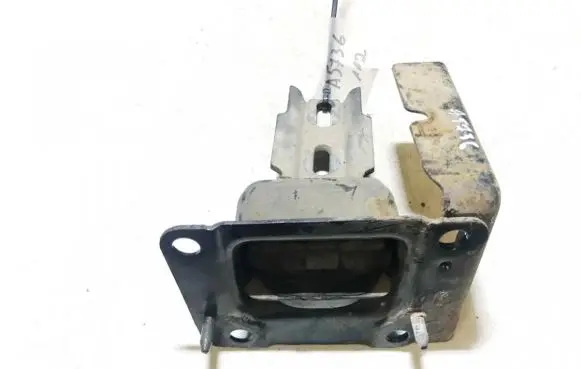 Citroen C3 Engine mount bracket