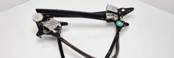 Rear door manual window regulator