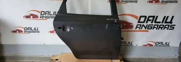KIA Ceed Rear door