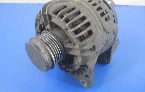 Audi A4 S4 B5 8D Generator/alternator 038903023K