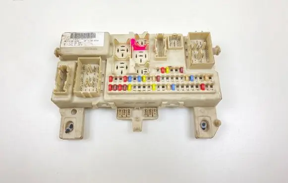 Ford Focus C-MAX Fuse module 97RA000001 97RA012018 A000280