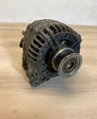 Toyota Corolla Verso AR10 Generator/alternator 06F903023J