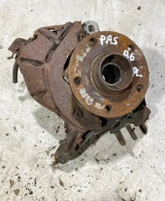 Front wheel hub spindle knuckle