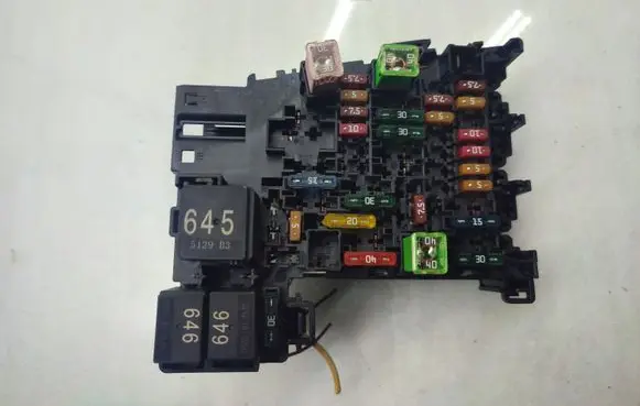 Audi A3 S3 8V Fuse module 5Q0937615C