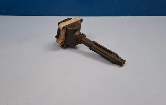 Audi A8 S8 D2 4D High voltage ignition coil 077905105 0040100012