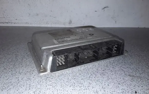 BMW 5 E39 Engine control unit/module 7500255