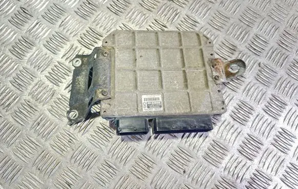Toyota Yaris Engine control unit/module 8966152F11 2120003661