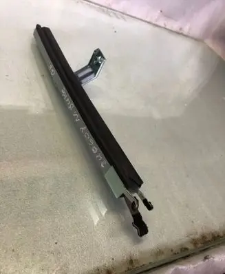 Nissan Juke II F16 Rear door windshield rail 