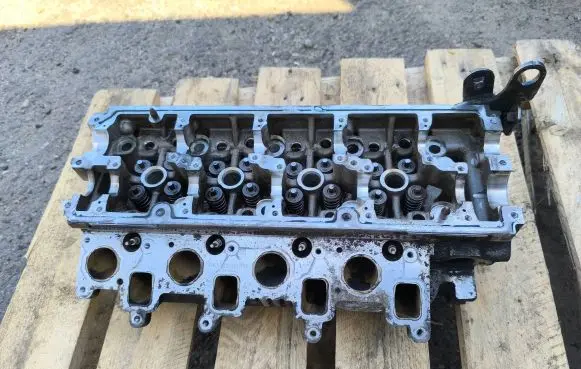 Volkswagen Caddy Engine head 03L103373A