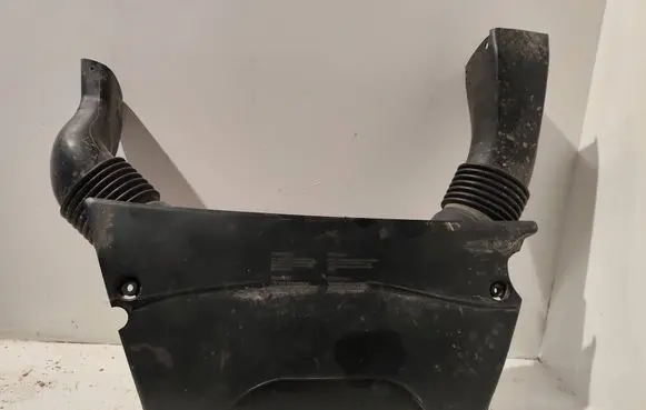 BMW X5 E53 Air intake duct part 9831744 LSA36 7785738