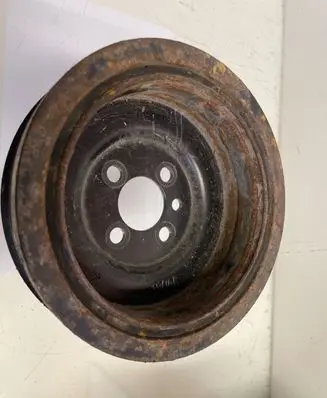 Volkswagen PASSAT B6 Crankshaft pulley 03G105243