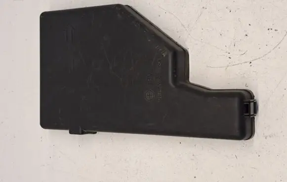 Toyota Prius (XW20) Fuse box cover 8644 8644YA1