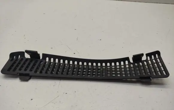 Chrysler 300 - 300C Wiper trim 35332
