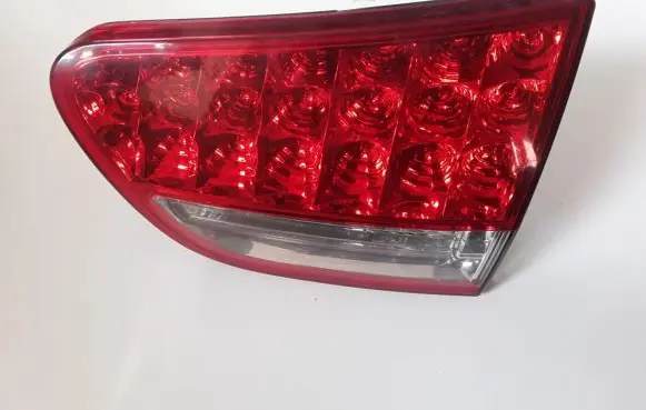 Tailgate rear/tail lights