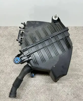 BMW i3 Air filter box 7642403 13717642403