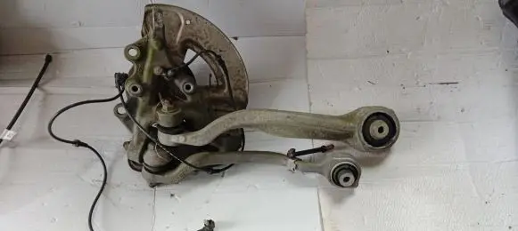 Mercedes-Benz E AMG W212 Front wheel hub spindle knuckle