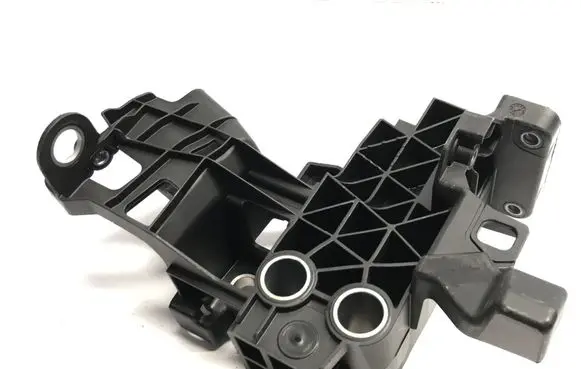 Radiator mount bracket