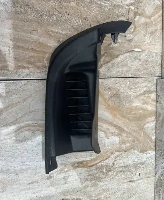 Volvo C40 Tailgate/trunk side cover trim 32132438 V040093