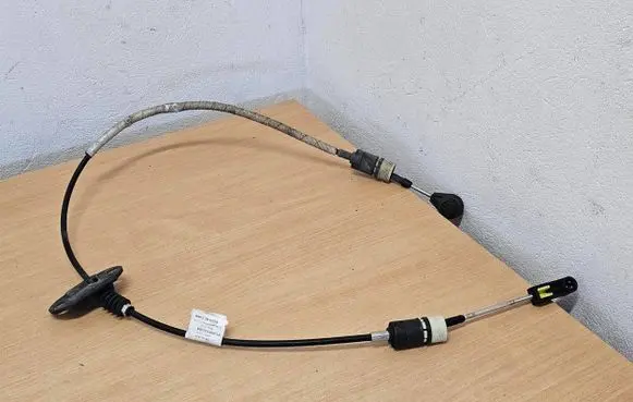 Volvo S60 Gear shift cable linkage 31256942