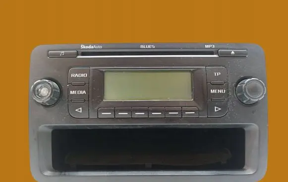 Skoda Octavia Mk2 (1Z) Radio/CD/DVD/GPS head unit 5J0035152A
