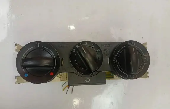 Volkswagen Fox Climate control/heater control trim 6Q0819045T