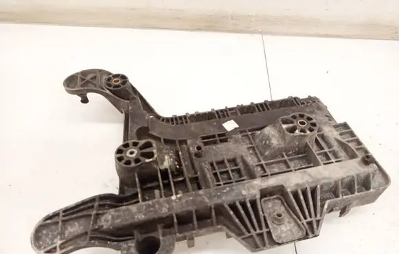 Volkswagen Golf VI Battery box tray 1K0915333